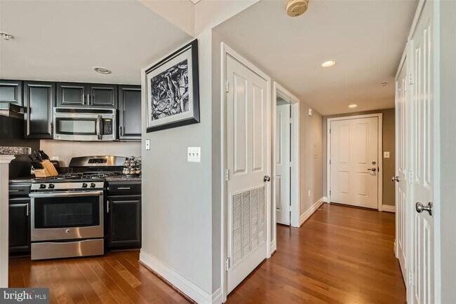 Building Photo - 414 Water St