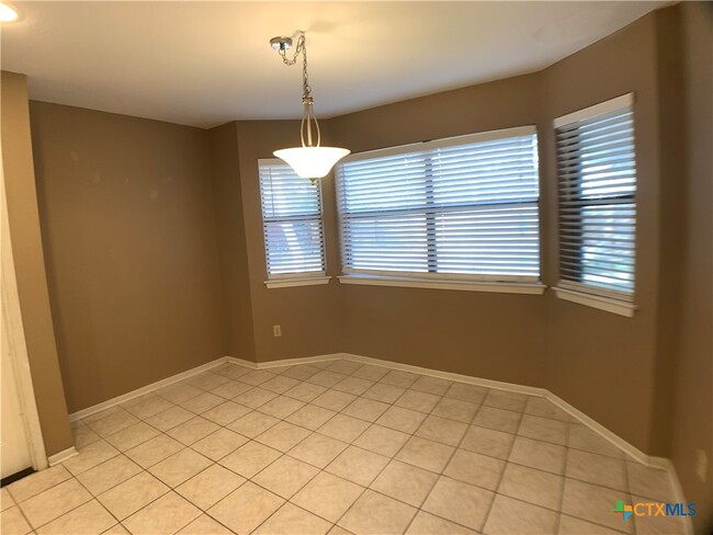 Building Photo - 826 Timber Dr