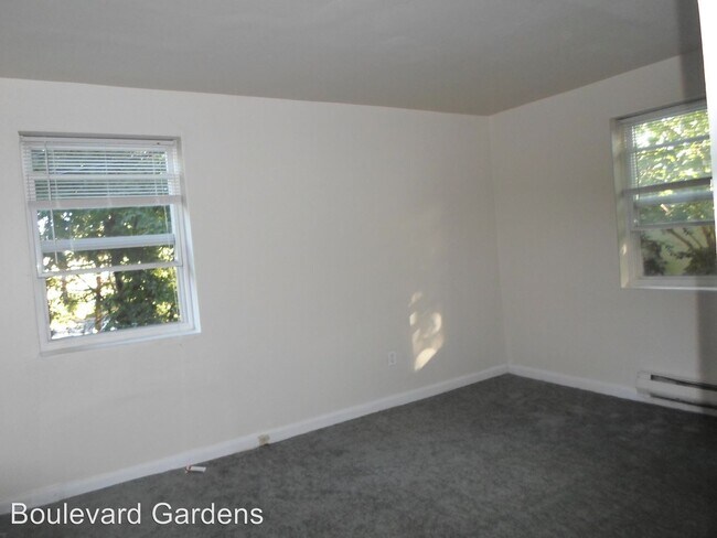 Building Photo - 4801 Summerdale Ave