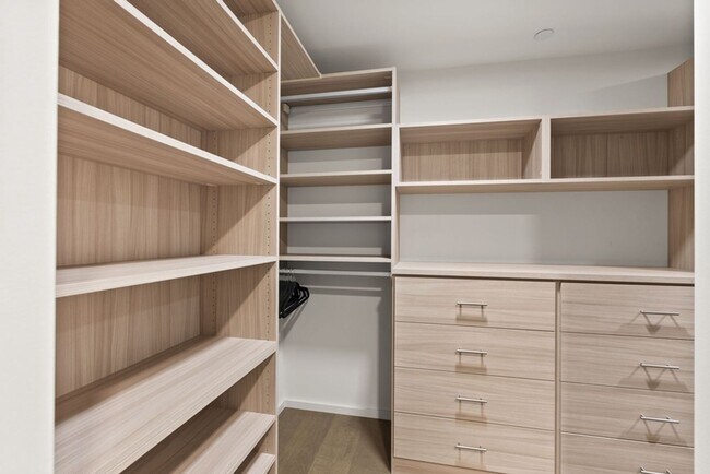 Building Photo - Park Lane Getaway by Gather: 2BR Oceanview...