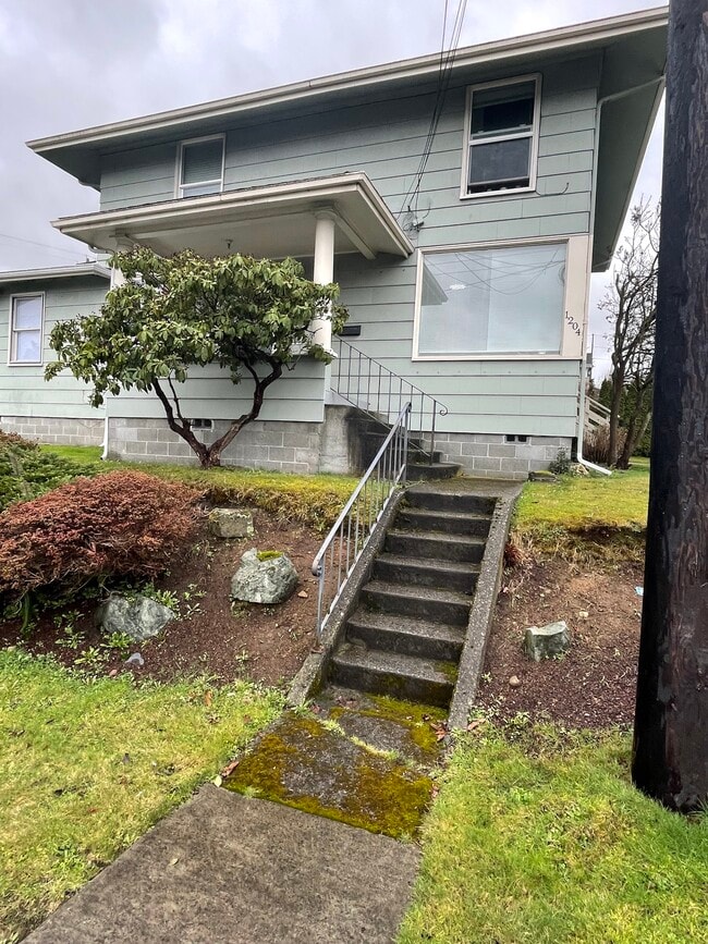 Primary Photo - 1204 Pacific Ave