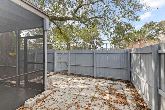 Building Photo - Winter Park Townhouse Available immediately!