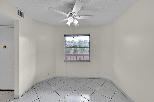 Building Photo - 1604 Abaco Dr