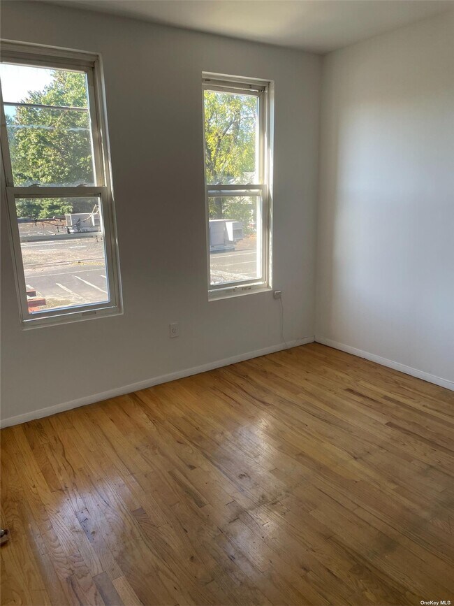 62 Middle Neck Rd 62 Middle Neck Rd Great Neck NY 11021 Apartment