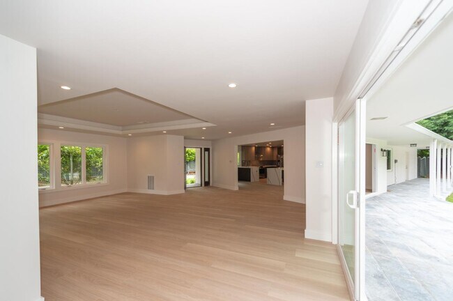 Building Photo - 9 Odell Pl
