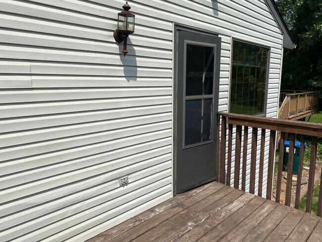 Building Photo - 4407-4409 Forest Valley Rd