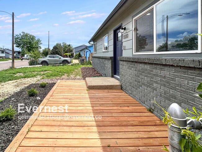 Building Photo - Cozy 3-Bedroom, 1-Bathroom Home in a Conve...