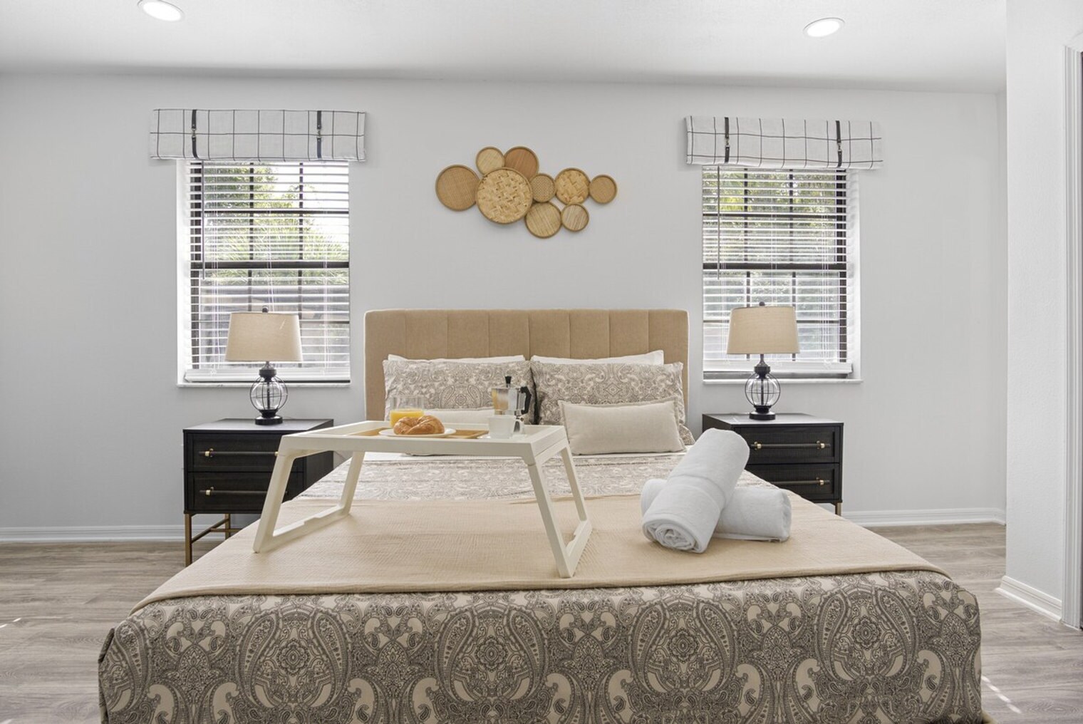 Building Photo - 2540 Albany Dr