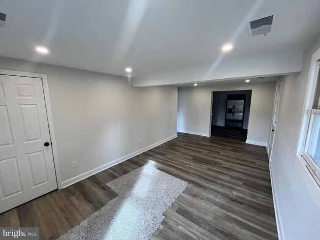 Building Photo - 301 Bryan Point Rd