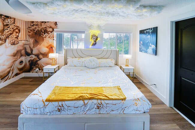 Building Photo - 2609 Center Ave