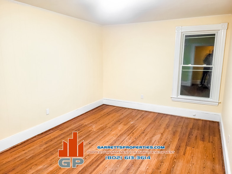 Building Photo - 36 Maple Ave