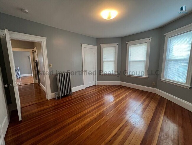 Building Photo - 142 Washington St