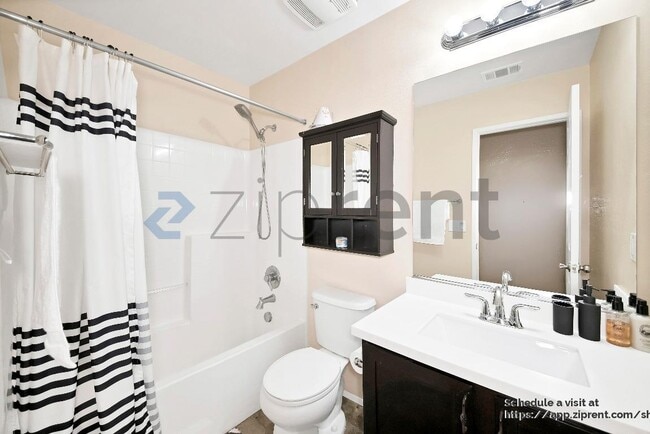 Building Photo - 34142 Dianthus Ln