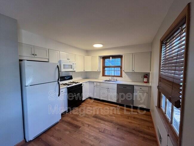 Building Photo - 513 Glenmere Ave