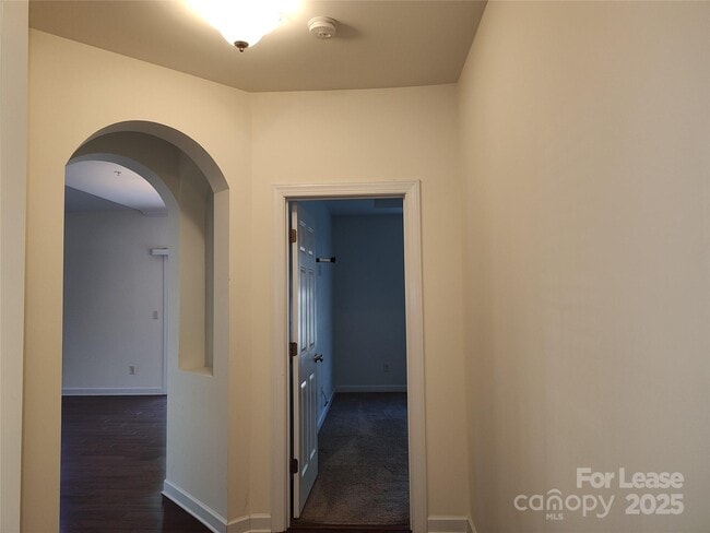 Building Photo - 14616 Juventus St