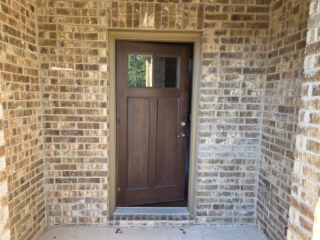 Building Photo - 2304 S Lakeline Blvd