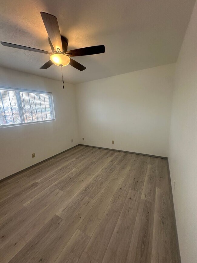 Building Photo - Welcome to this charming 3-bedroom, 2-bathroom home located in Albuquerque, NM