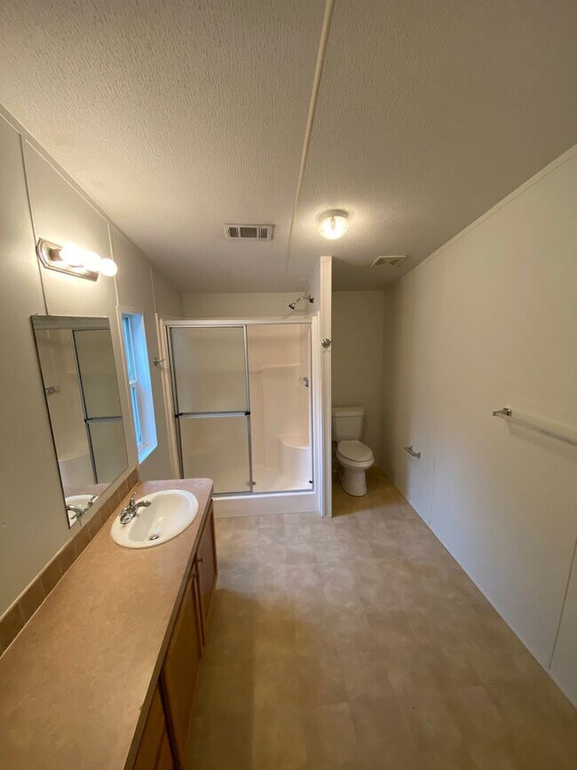 Building Photo - 3x2 Home with Great Schools!