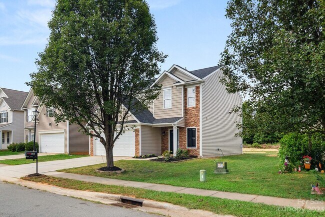 Building Photo - 3808 Herkimer Dr