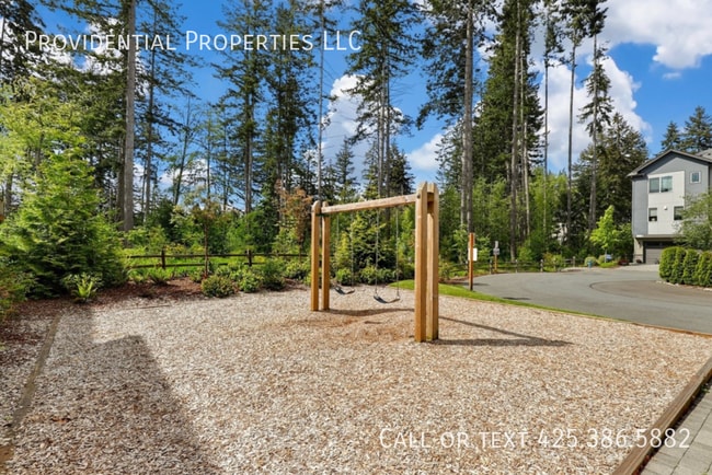 Building Photo - 12915 20th Dr W