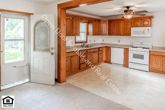 Building Photo - 3112 Thompson Ave