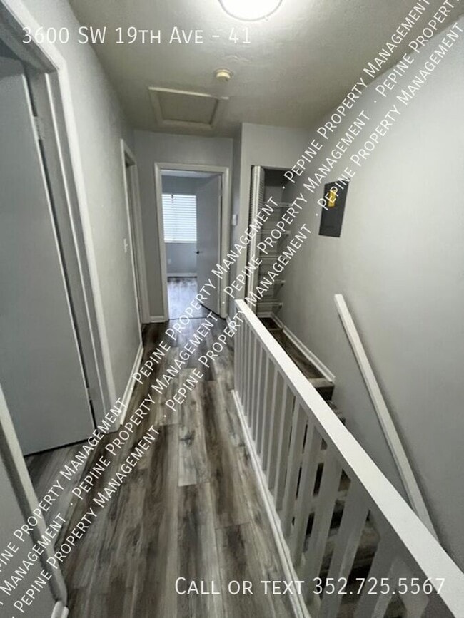 Building Photo - 3600 SW 19th Ave