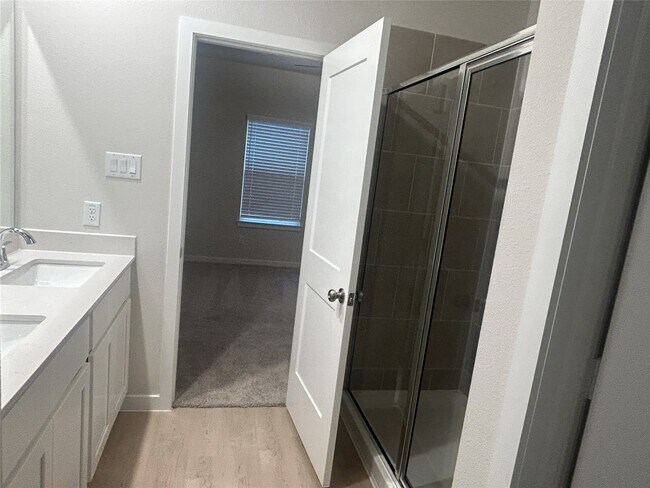 Building Photo - 32935 Turning Springs Dr