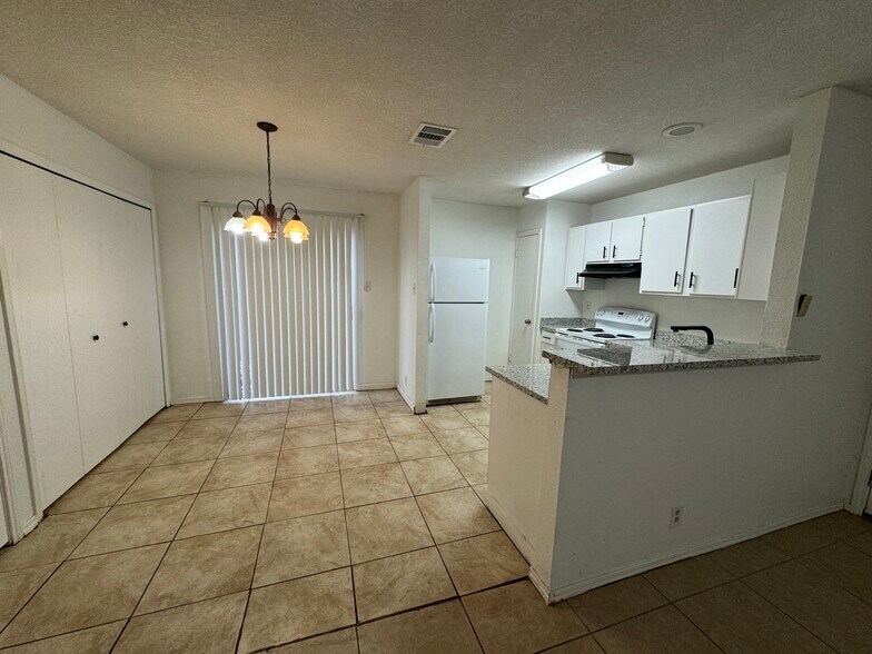 Building Photo - 8869 Meadow Range St