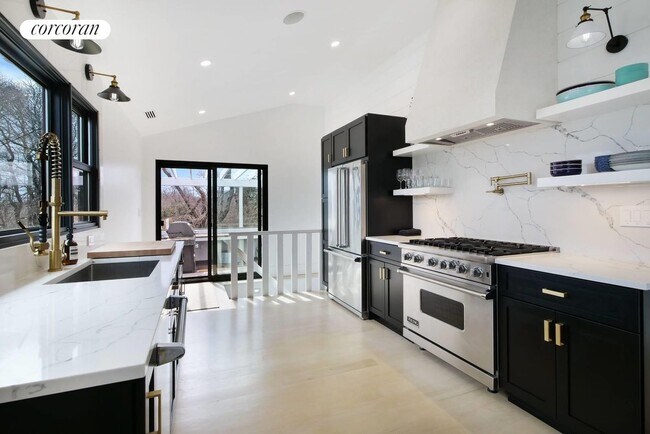 Building Photo - 29 W Lake Dr