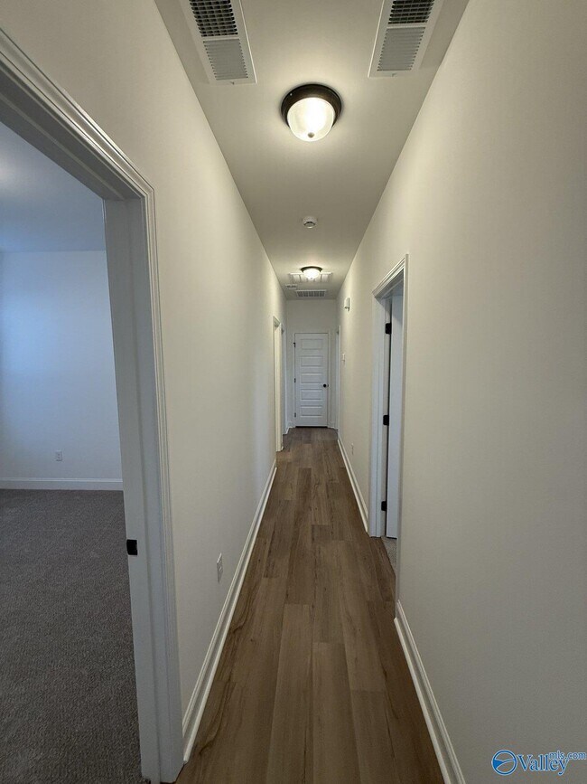 Building Photo - 24057 Quints Dr