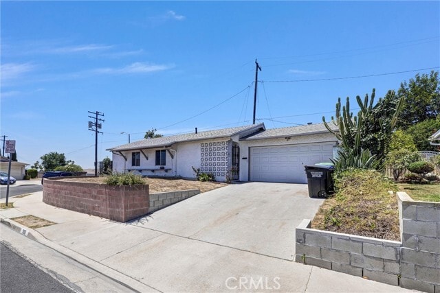 Building Photo - 935 Eroica Dr