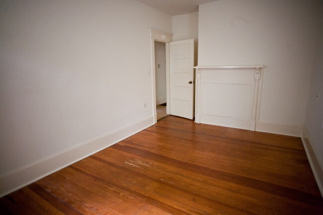 Building Photo - 212 2 McCauley Street