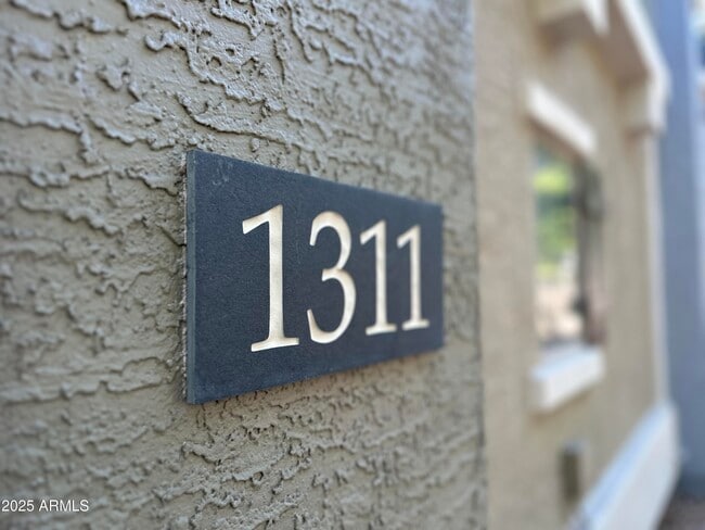 Building Photo - 280 S Evergreen Rd