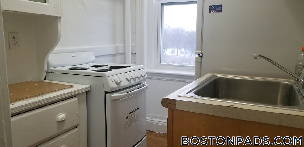 Primary Photo - 1175 Boylston St