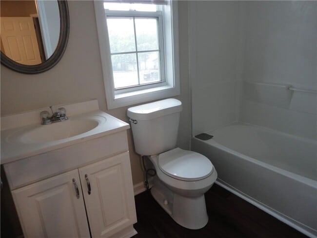 Building Photo - 1715 Crestwell Ln SW