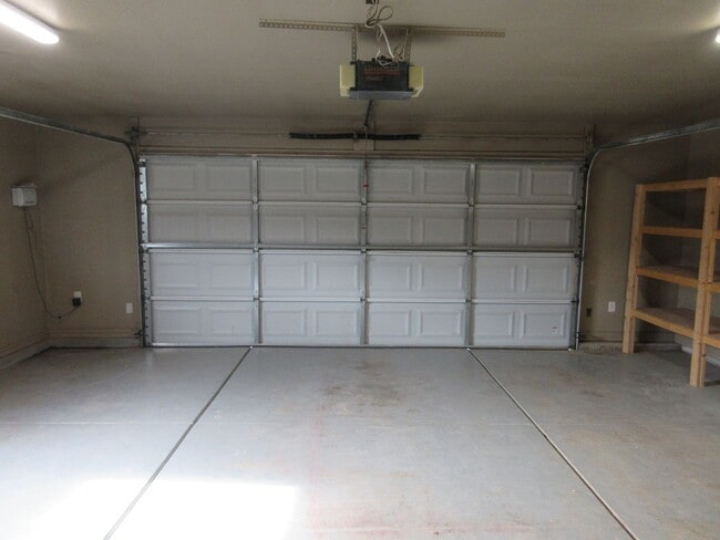 Building Photo - Move-In Bonus!!! 3 bedroom - 2 bath - located in Enoch