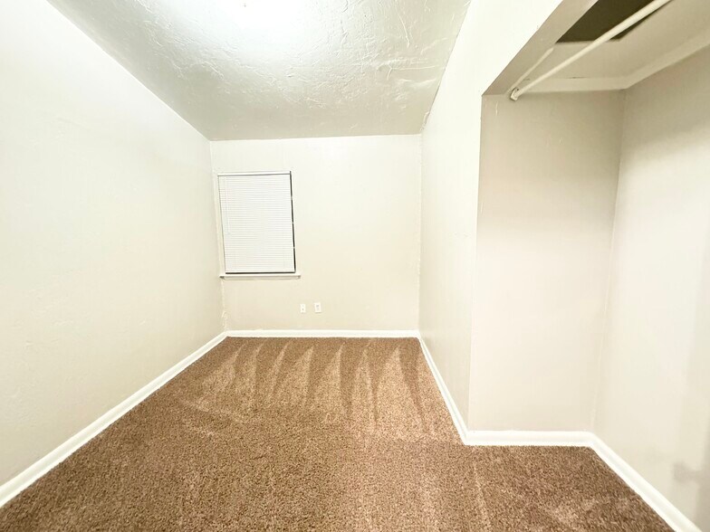 Building Photo - 616 NW 92nd St