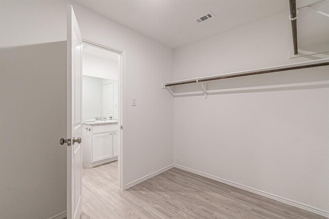 Building Photo - 6406 Reuben Kemper