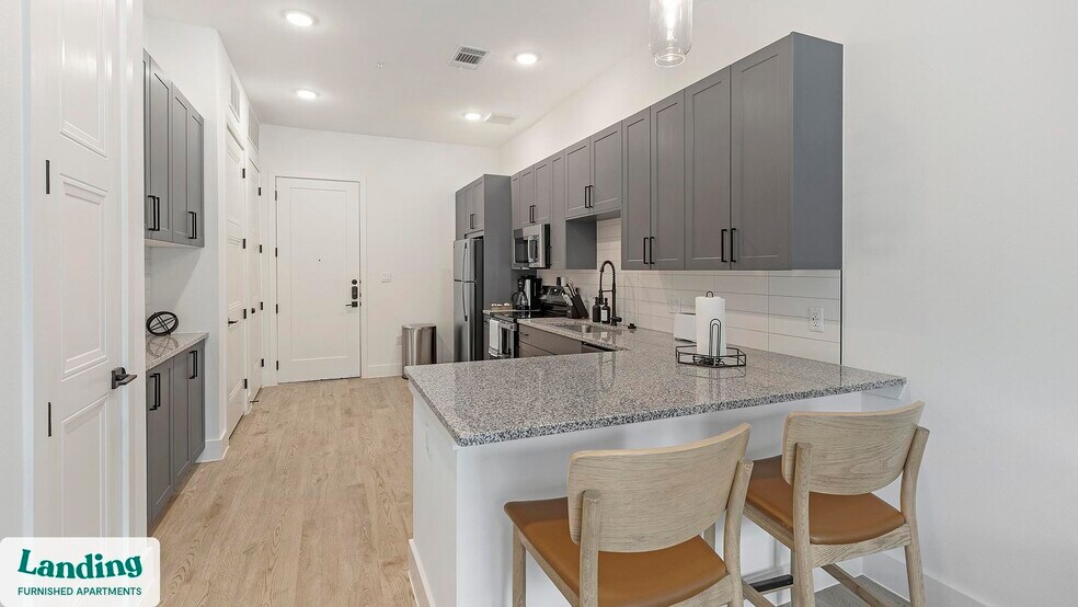 Building Photo - 650 E Sycamore St