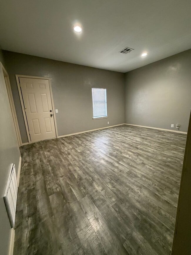 Building Photo - Ada OK Rental