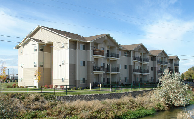 Building Photo - Vineyard Suites At Indian Creek