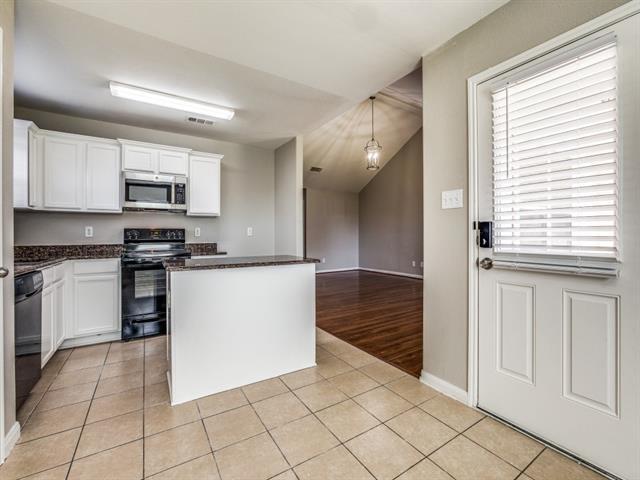 Building Photo - 3301 Taylor Dr