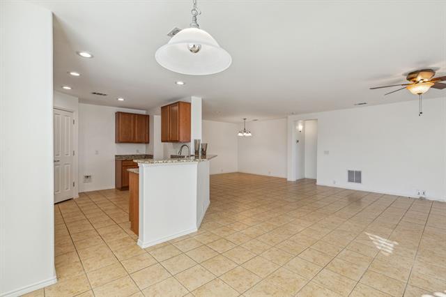Building Photo - 15944 Avenel Way