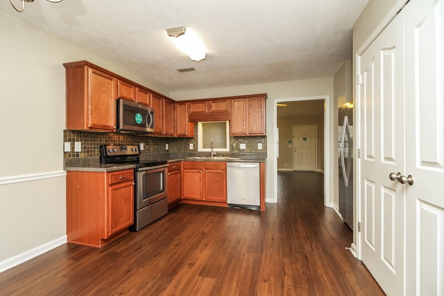 Building Photo - 9220 Thomason Trail