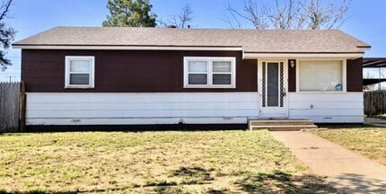 Building Photo - Move-In Ready 3-Bedroom Lamesa Home – Comfortable Classic Charm!