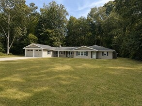 Building Photo - 549 Forest Rd