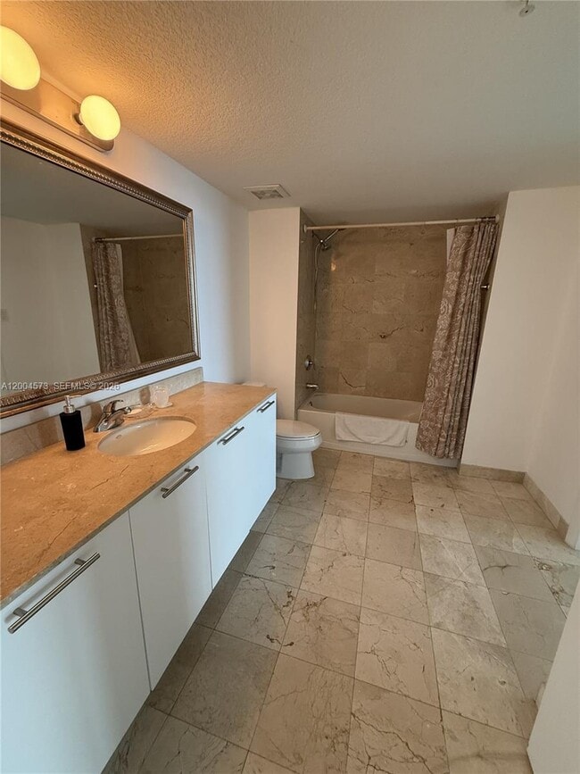 Building Photo - 1800 N Bayshore Dr