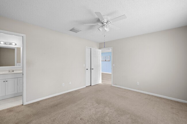 Building Photo - 7907 Sebastian Rd