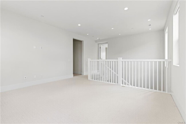 Building Photo - 122 Mossvine