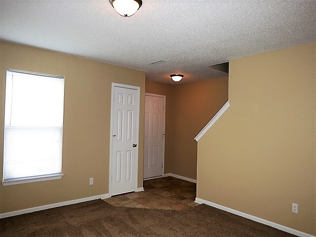 Building Photo - 10395 Carrington Way